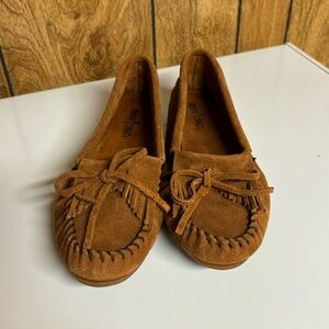 Mens Minnetonka Leather Slip On